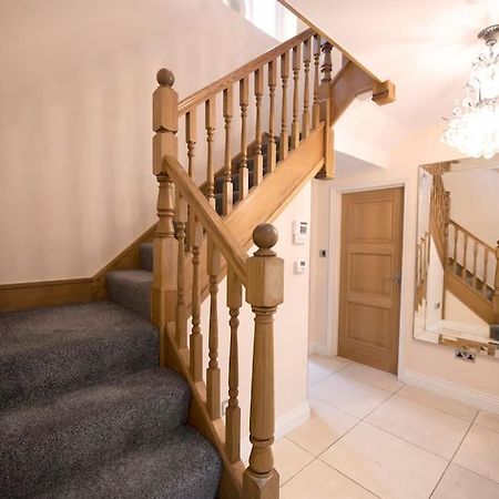 Luxury 6 Bedroom House With Parking - Northwood Northwood  Exterior foto