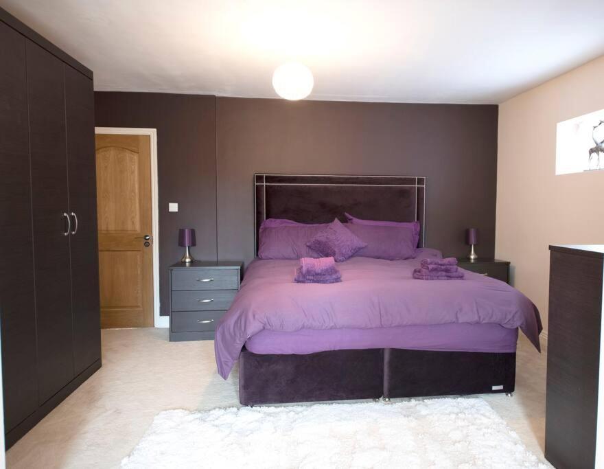 Luxury 6 Bedroom House With Parking - Northwood Northwood  Exterior foto